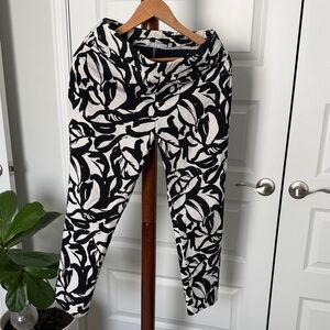 Chico's Black & White Floral-Abstract Skinny Pants 00R
